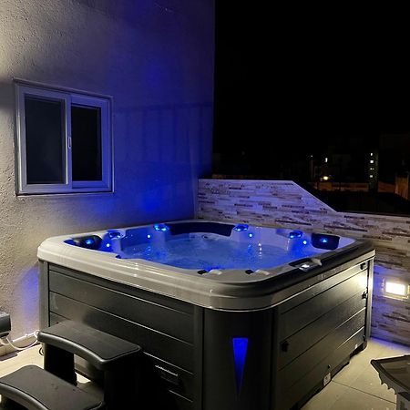 Poseidon Court Penthouse Superior Apartment St. Paul's Bay Ngoại thất bức ảnh