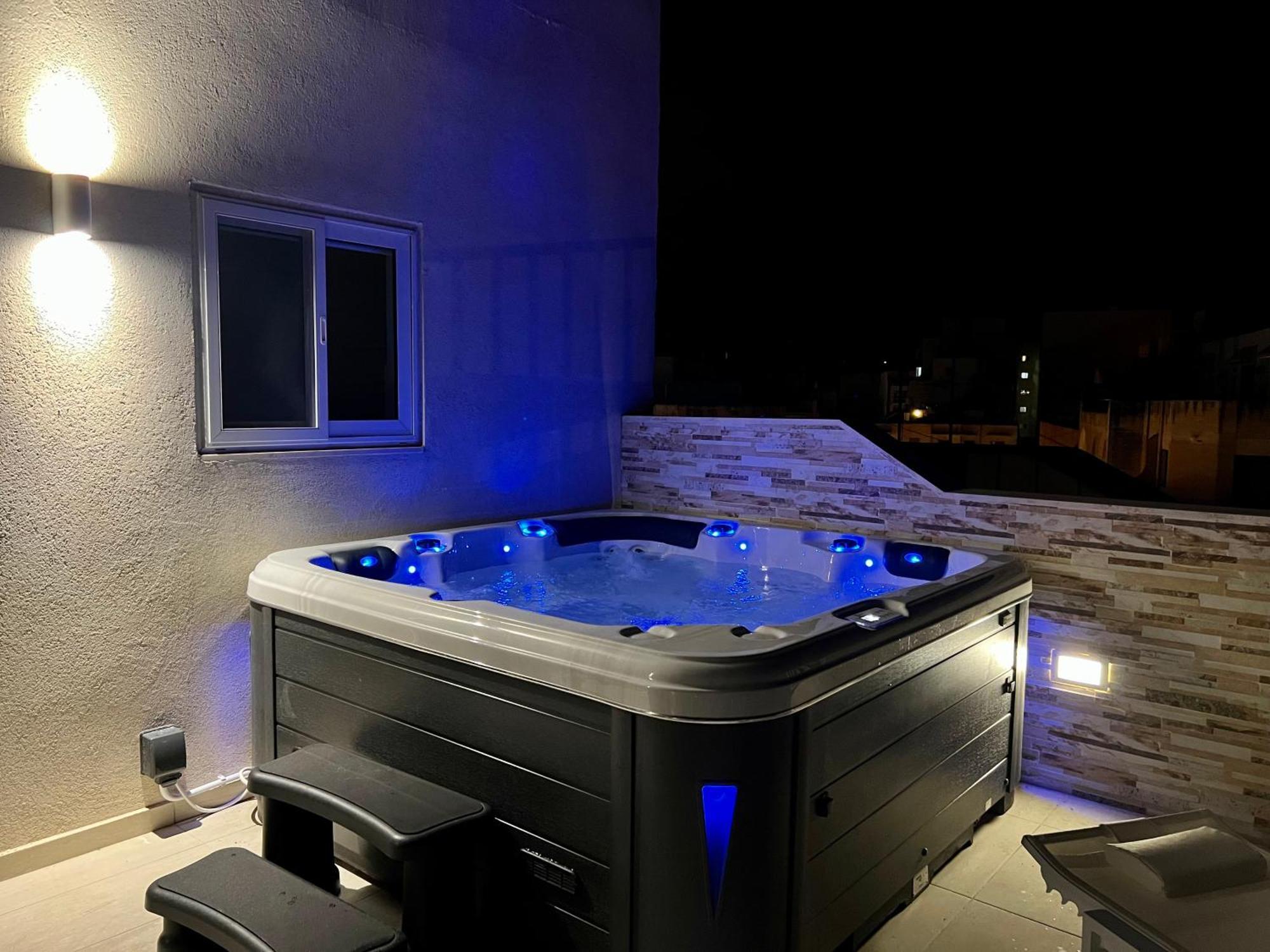 Poseidon Court Penthouse Superior Apartment St. Paul's Bay Ngoại thất bức ảnh