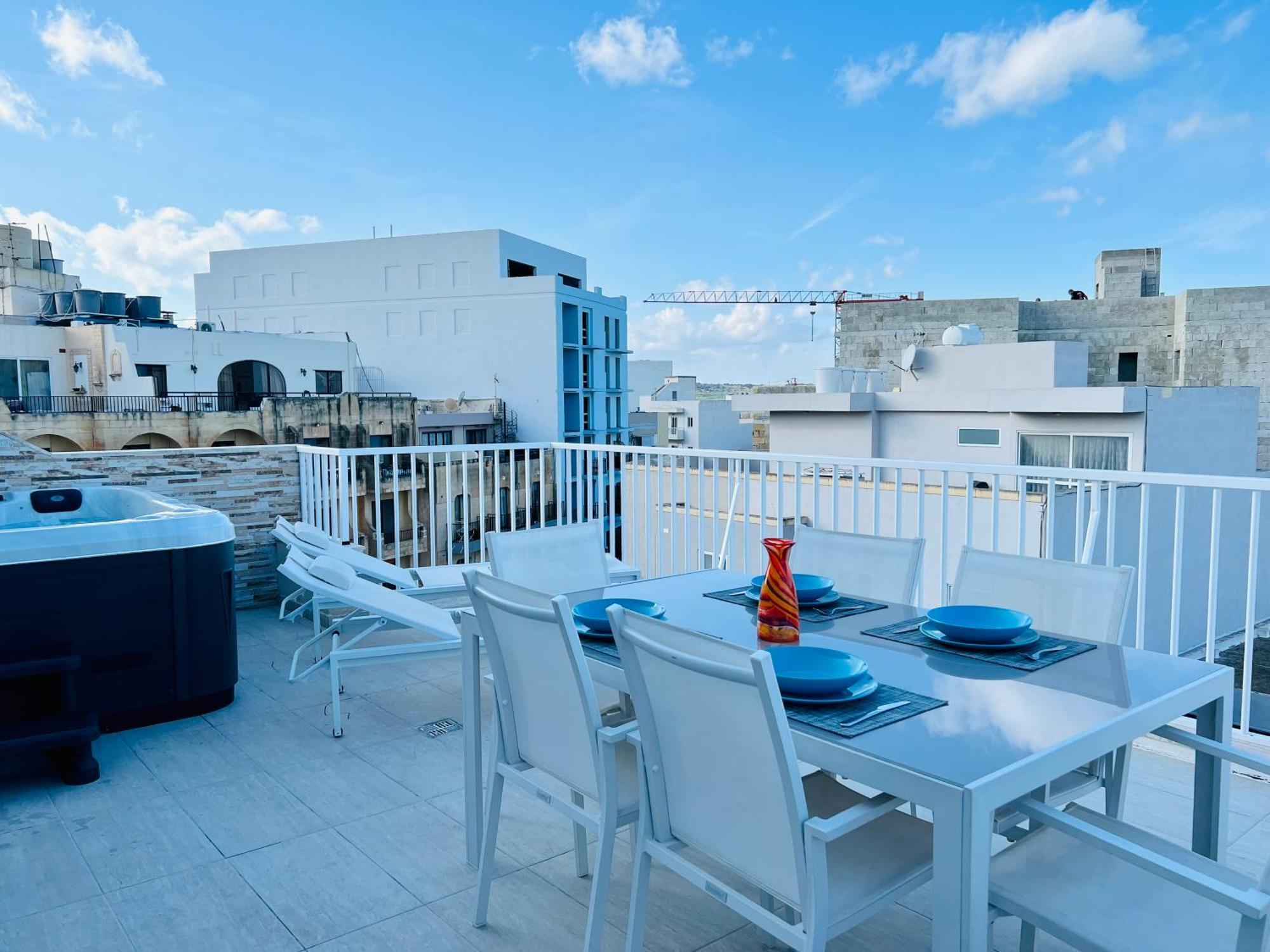 Poseidon Court Penthouse Superior Apartment St. Paul's Bay Ngoại thất bức ảnh