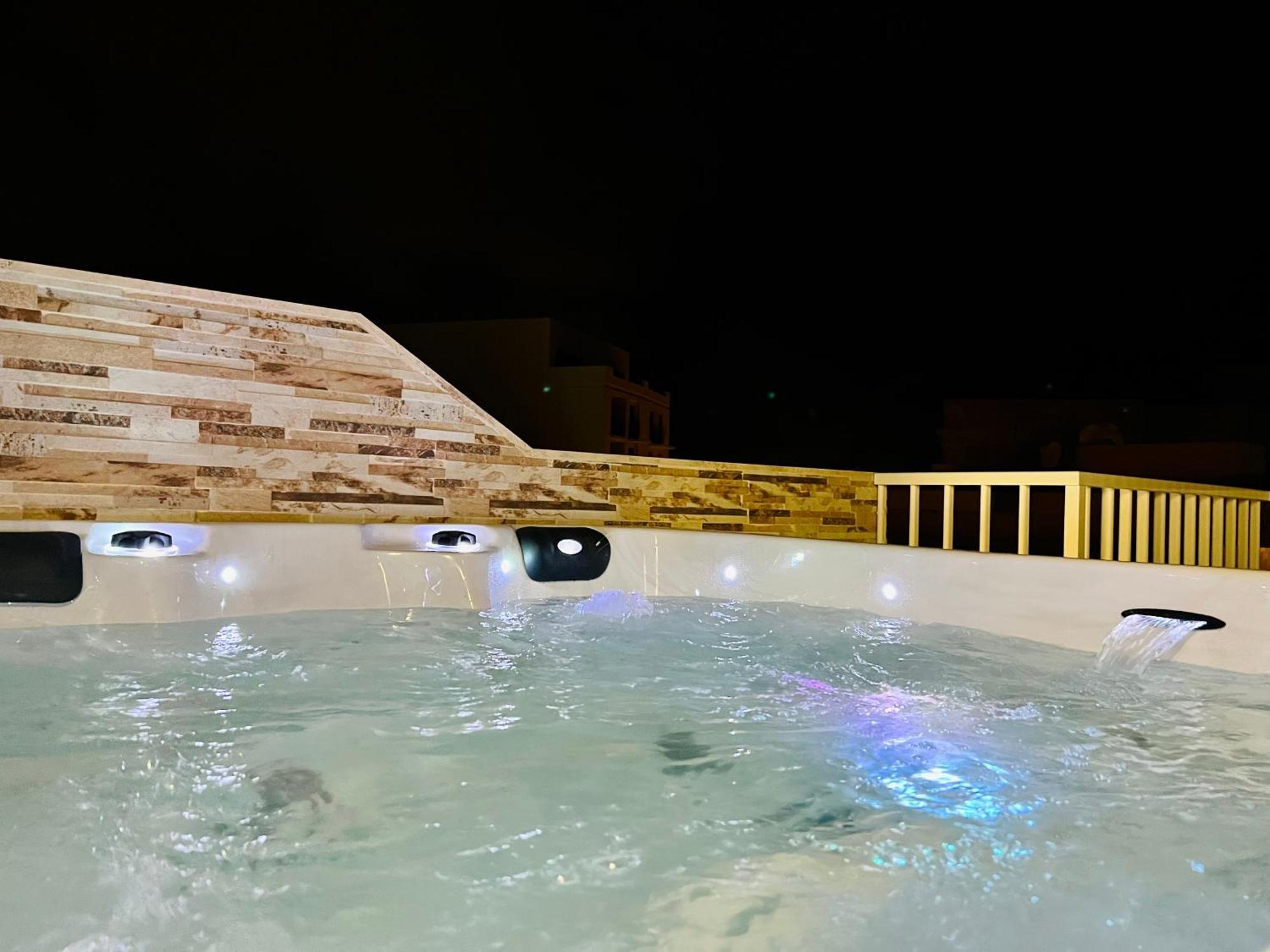 Poseidon Court Penthouse Superior Apartment St. Paul's Bay Ngoại thất bức ảnh